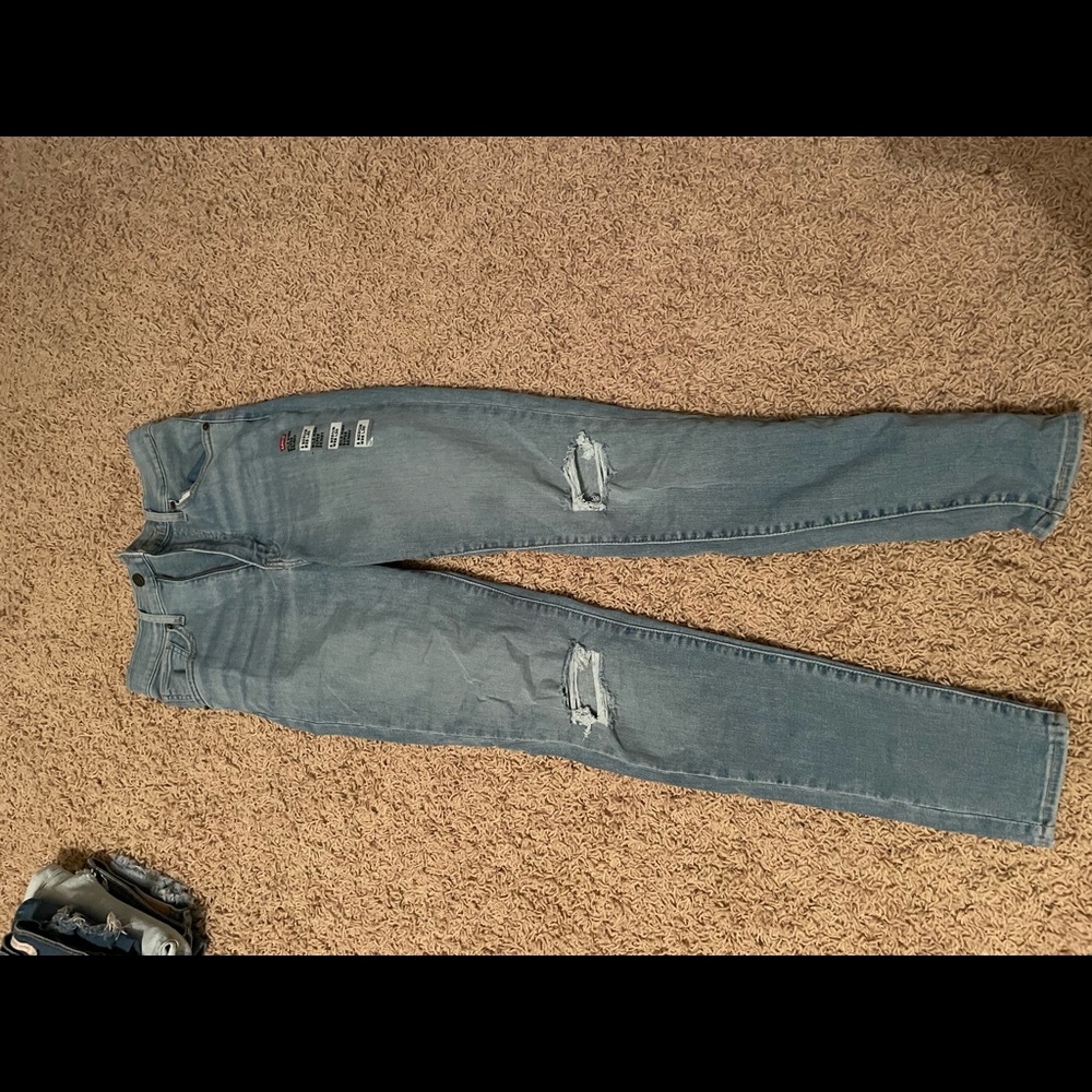Womens Levi jeans